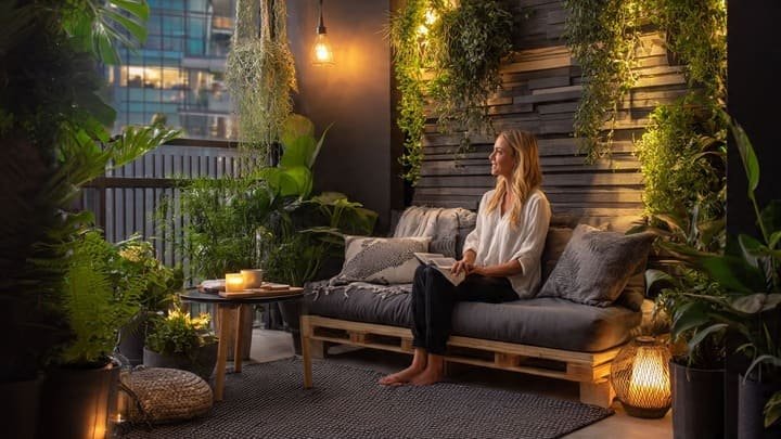 O Segredo das Varandas Compactas: 10 Peças e Estratégias de Design para Criar um Ambiente Incrível e Aconchegante em Poucos Metros